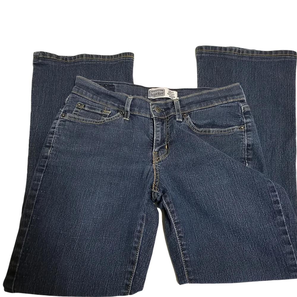 Signature Levi Strauss sz 6M Curvy bootcut Jeans
